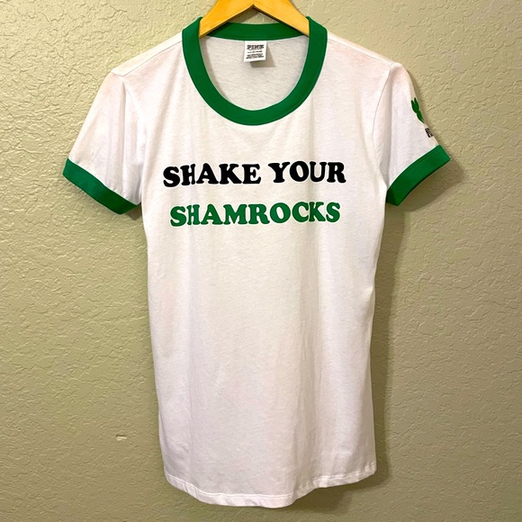 ☘️ NWOT Shake Your Shamrocks T ☘️ - Picture 3 of 7